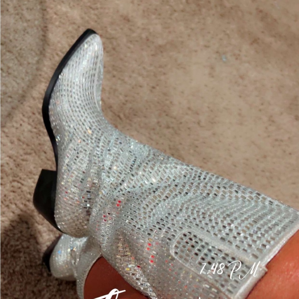 SOLD! Ladies Silver Cowboy Boots (Size 8)